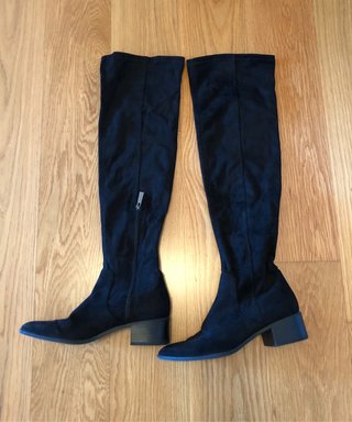 Botas altas negras Stradivarius de segunda mano por 12,9 EUR en A Coruña en  WALLAPOP