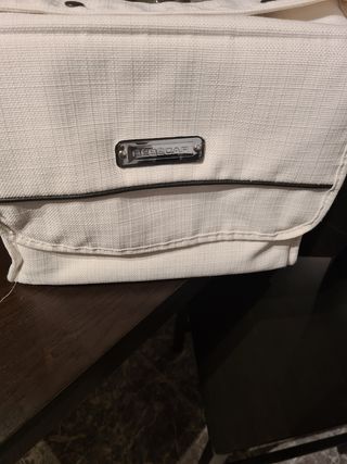Bolso Bebecar de segunda mano por 10 EUR en Alcalá de Henares en WALLAPOP