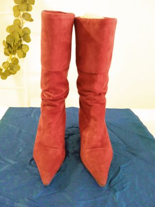 MUSTANG - BOTAS ROJAS - ANTELINA SUAVE - T39 - de segunda mano por 18 EUR  en Gandía en WALLAPOP