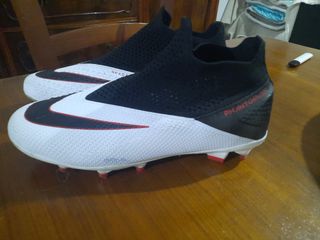 Botas de fútbol sin cordones de segunda mano en WALLAPOP