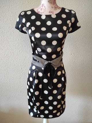 Vestido muy elegante de segunda mano por 20 EUR en Vilanova i la Geltrú en  WALLAPOP