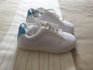 Zapatillas blancas Marypaz de segunda mano por 15 EUR en Jaén en WALLAPOP