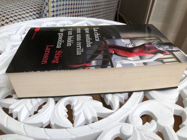 La chica que soñaba con una cerilla y un bidon de