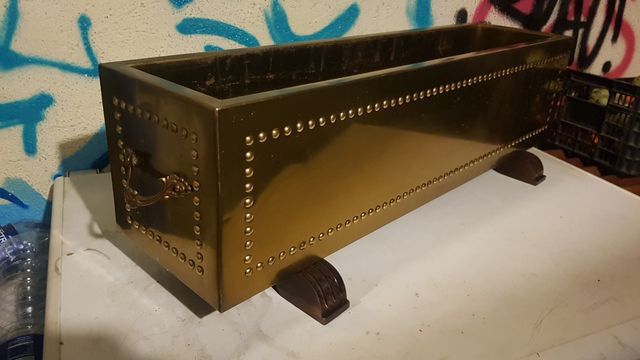 porta macetas de madera y bronce