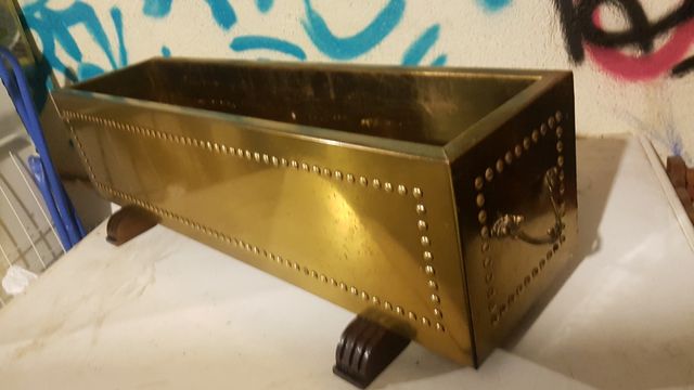 porta macetas de madera y bronce