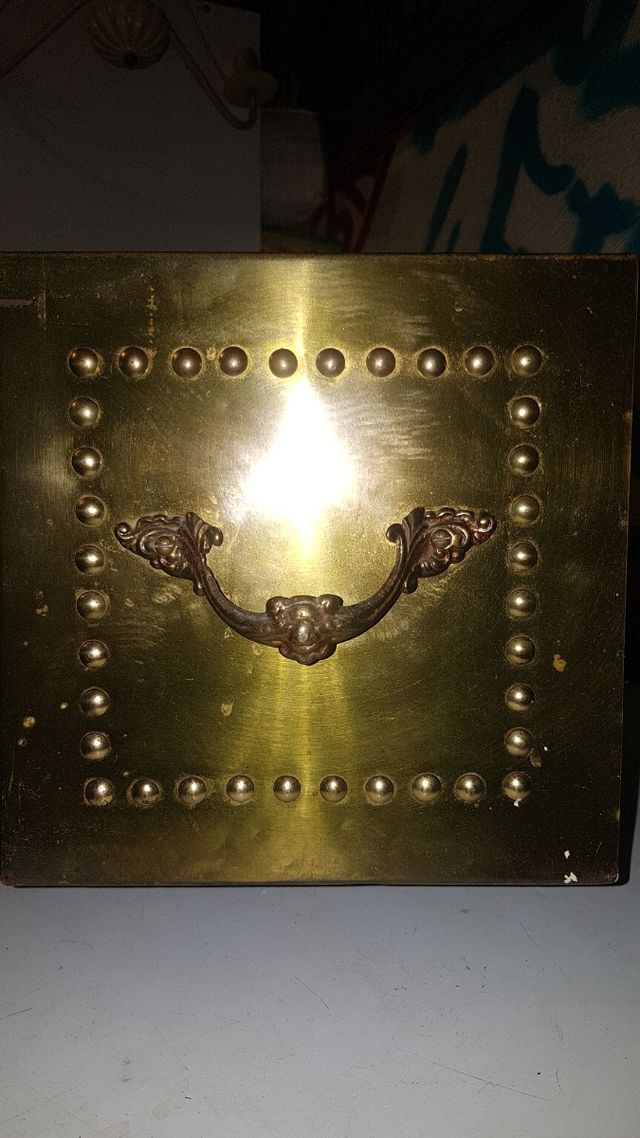 porta macetas de madera y bronce