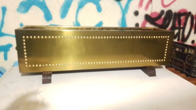 porta macetas de madera y bronce