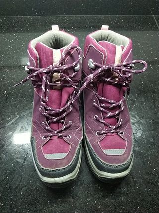 Botas de montaña mujer Quechua de segunda mano por 20 EUR en Leioa en  WALLAPOP