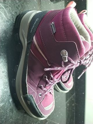 Botas de montaña mujer Quechua de segunda mano por 20 EUR en Leioa en  WALLAPOP