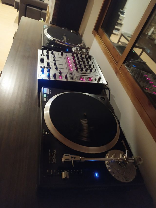 Platos gemini, mesa de mezclas.