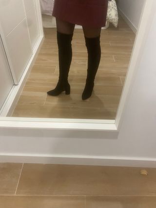 Botas altas Bimba y Lola de segunda mano por 40 EUR en Madrid en WALLAPOP