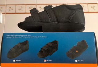 Zapato ortopédico con tacón invertido de segunda mano por 18 EUR en As  Laxes en WALLAPOP