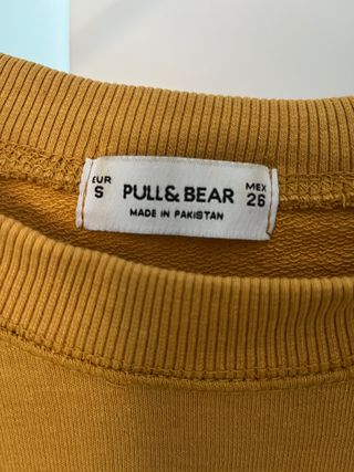 Sudadera mostaza Pull\u0026amp;Bear de segunda mano por 4 EUR en Madrid en  WALLAPOP