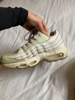 Nike Air edición limitada de segunda mano por 30 EUR en Sitges en WALLAPOP