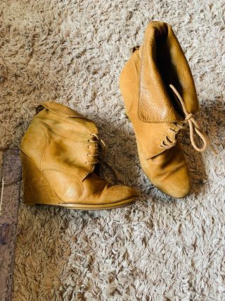Botín cuña Zara de segunda mano por 3 EUR en Madrid en WALLAPOP