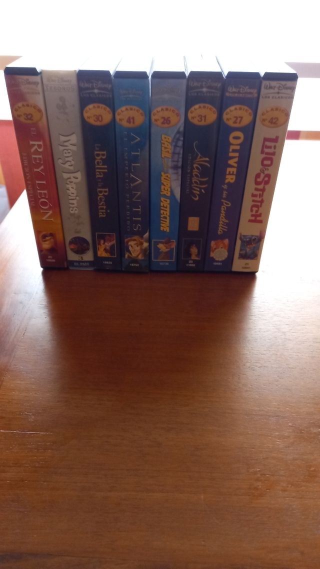 lote 13  peliculas VHS Disney, todas 30€