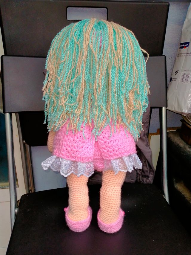 Muñeca articulada artesanal