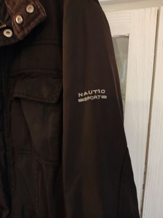 Chaquetón negro Nautic Sport de segunda mano por 15 EUR en Villamayor de  Gállego en WALLAPOP