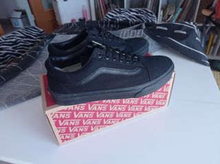 Vans Old Skool Negras 40,5 (NUEVAS) de segunda mano por 50 EUR en Parla en  WALLAPOP
