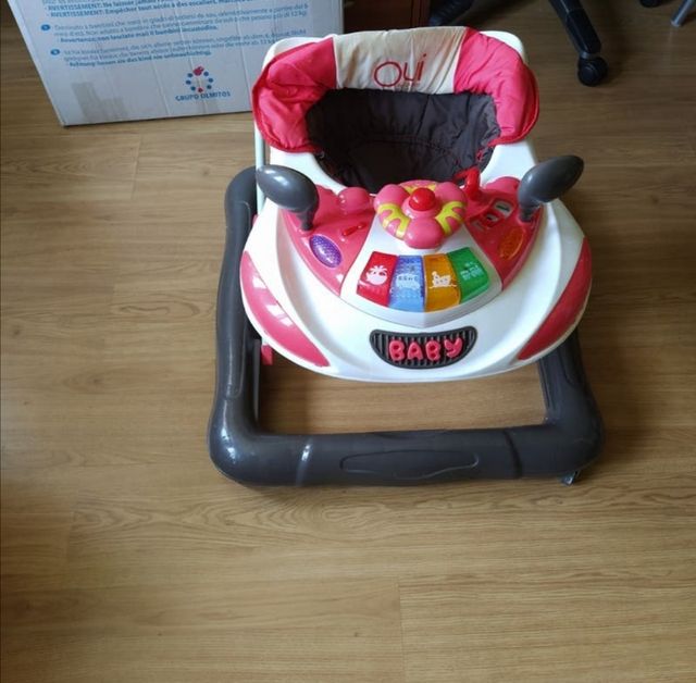 Olmitos- Andador actividades Oui Baby Coral