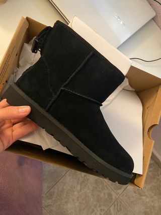 Botas ugg talla 36 a estrenar de segunda mano por 90 EUR en Valencia en  WALLAPOP