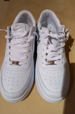 NIKE FORCE ONE TALLA 42 IMPECABLES de segunda mano por 43 EUR en Pamplona  en WALLAPOP