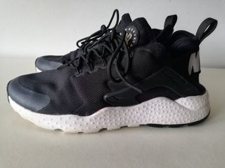Zapatilla Nike Air Huarache talla 38\\'5 de segunda mano por 20 EUR en O  Rosal en WALLAPOP