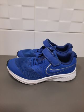 Zapatillas nike número 32 de segunda mano por 15 EUR en Zamora en WALLAPOP