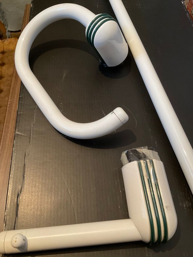 ACCESORIOS BAÑO,TOALLERO DUCHA, TOALLA MANO Y ROLL