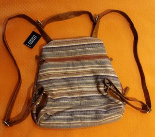 Dos mochilas de Misako y Parfois de segunda mano por 35 EUR en Valencia en  WALLAPOP