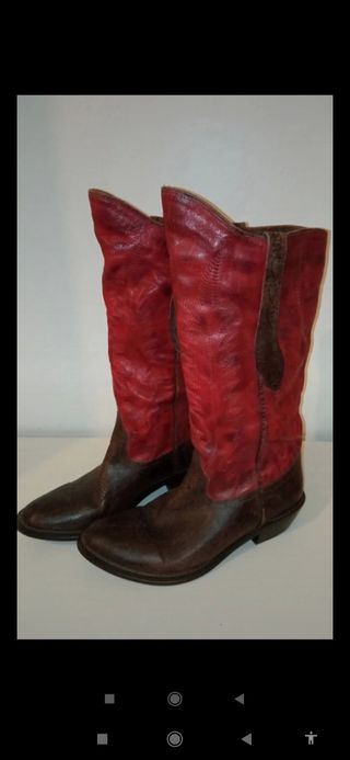 BOTAS ROJAS COWBOY de segunda mano por 15 EUR en Parla en WALLAPOP