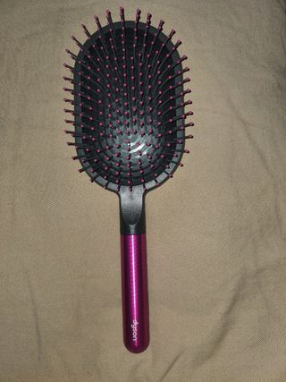 Cepillo de pelo dyson de segunda mano por 15 EUR en Paracuellos de Jarama  en WALLAPOP