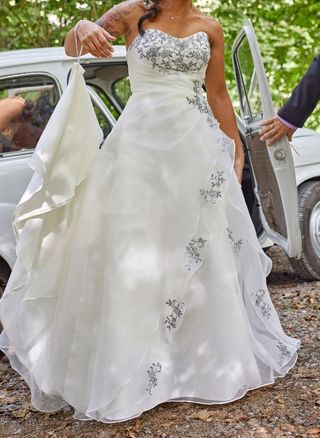 Vestido novia de segunda mano por 600 EUR en Mutriku en WALLAPOP