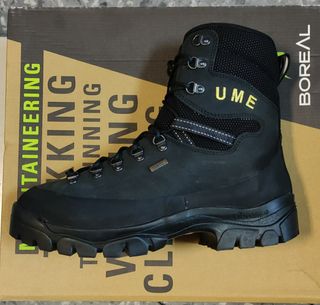 Botas de montaña Alpinas UME de segunda mano por 105 EUR en La Pobla de  Vallbona en WALLAPOP