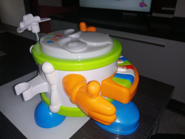 Tambor y piano de sonidos