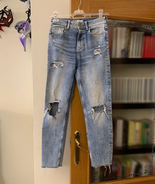 Vaqueros mujer rotos muy chulos Talla 34 XS de segunda mano por 5 EUR en  Murcia en WALLAPOP