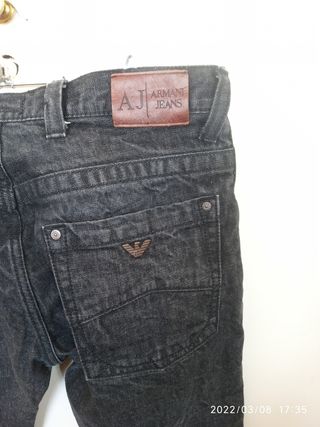 Jeans Armani. Hombre de segunda mano por 16 EUR en Madrid en WALLAPOP