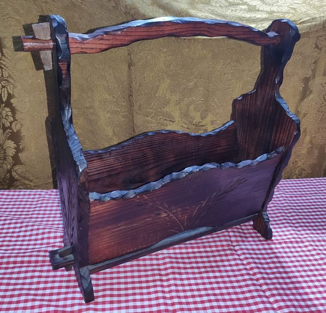 Antiguo Revistero de Madera