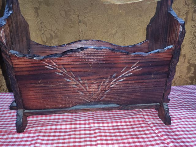 Antiguo Revistero de Madera