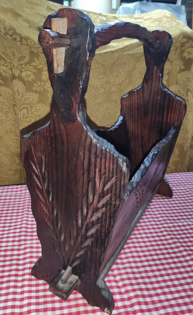 Antiguo Revistero de Madera