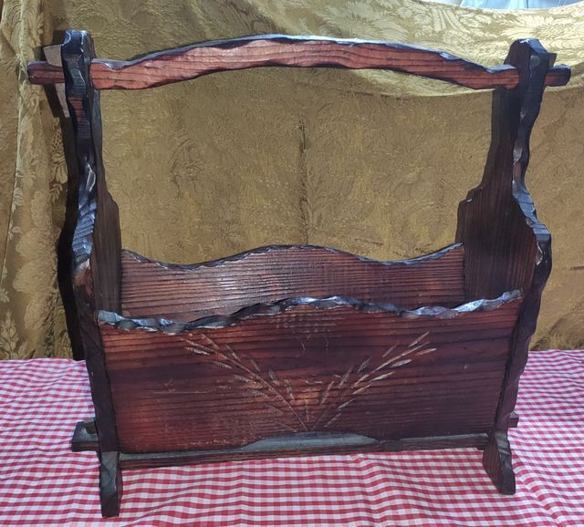 Antiguo Revistero de Madera