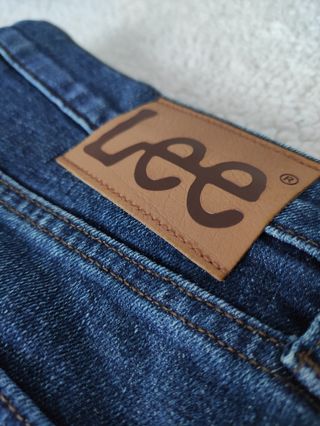 NUEVO] pantalón vaquero LEE de segunda mano por 40 EUR en Alicante en  WALLAPOP