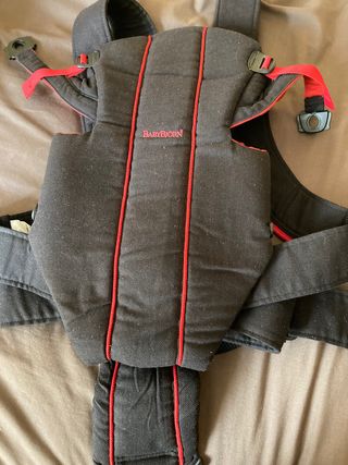 Mochila porta bebé Babybjorn de segunda mano por 40 EUR en Madrid en  WALLAPOP