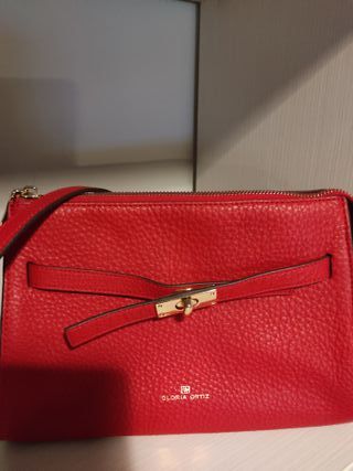 Bolso Rojo Gloria Ortiz de segunda mano por 50 EUR en San Sebastián de Los  Reyes en WALLAPOP