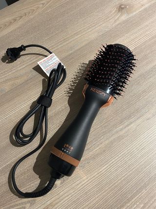 Cepillo Secador 3 en 1 de segunda mano por 45 EUR en Plasencia en WALLAPOP