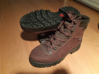 Botas Jefeda de segunda mano por 40 EUR en Logroño en WALLAPOP
