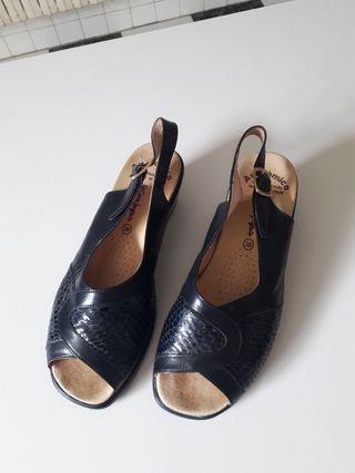 Sandalias. El Corte Inglés de segunda mano por 15 EUR en Patos en WALLAPOP