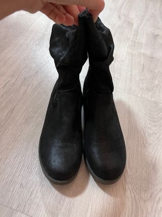 Botín Mustang de segunda mano por 12 EUR en Alicante en WALLAPOP