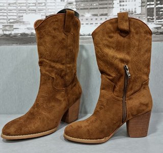BOTAS CAMPERAS NUEVAS COLOR CAMEL TALLA 36 de segunda mano por 21 EUR en  Valencia en WALLAPOP