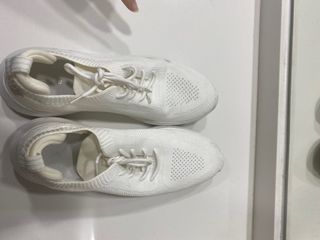 Zapatillas blancas Oysho de segunda mano por 6 EUR en Madrid en WALLAPOP